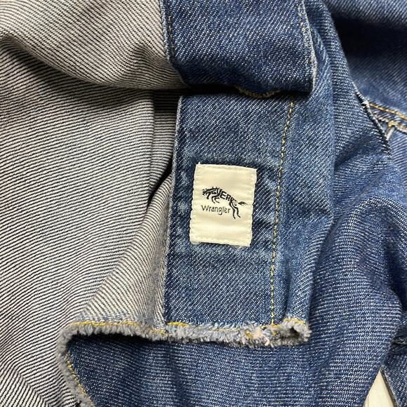 R). Wrangler Cropped Jacket Jeans 4 Buttons Long Sleeve Blue size Small - Picture 6 of 8